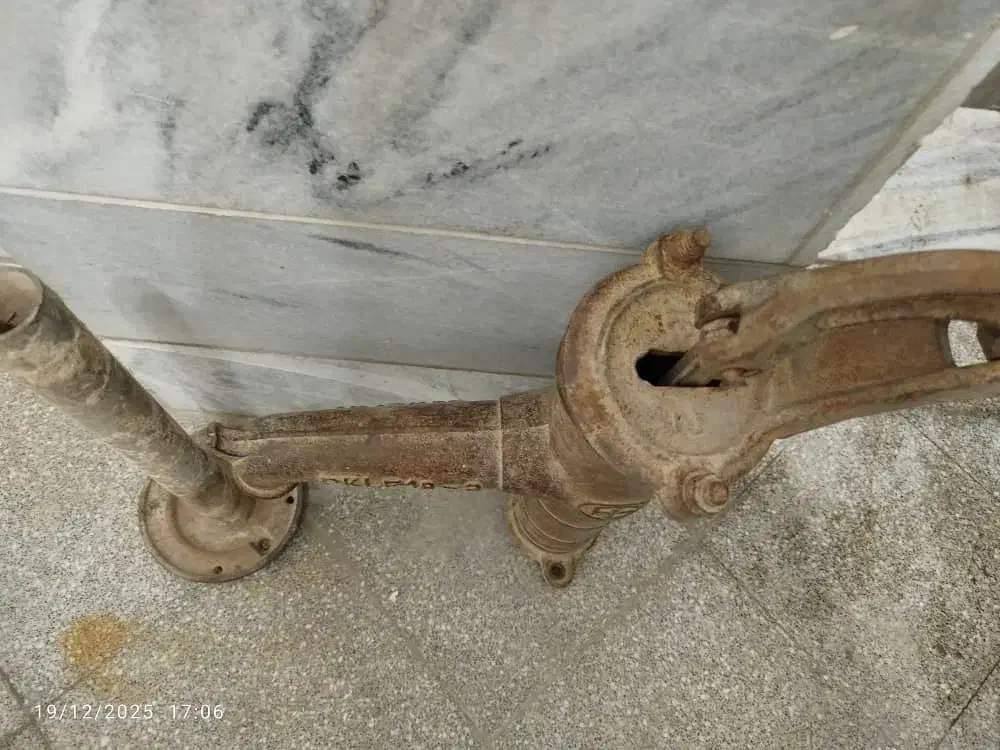 فروش تلمبه خیلی قدیمی و عتیقه|کلکسیون اشیاء عتیقه|یزد, |دیوار