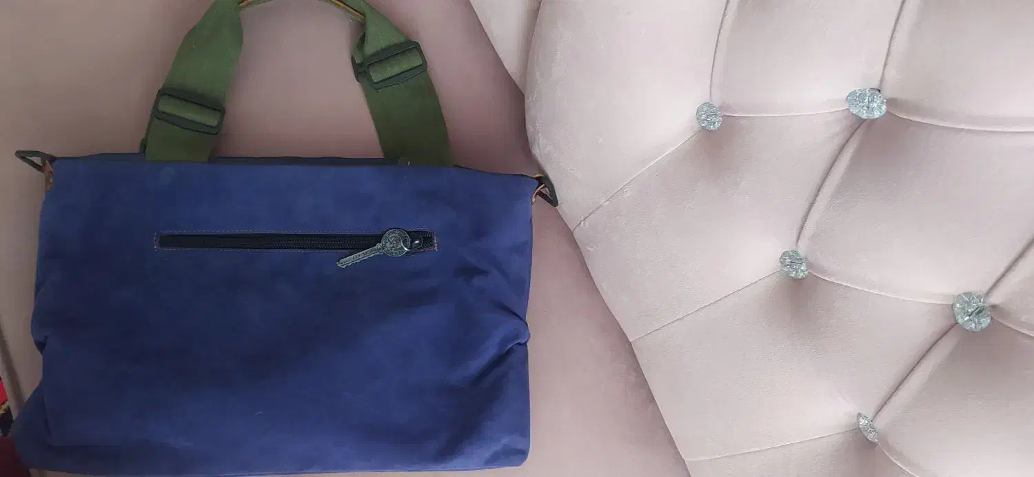 کیف جیرچرم|کیف، کفش، کمربند|میانه, |دیوار