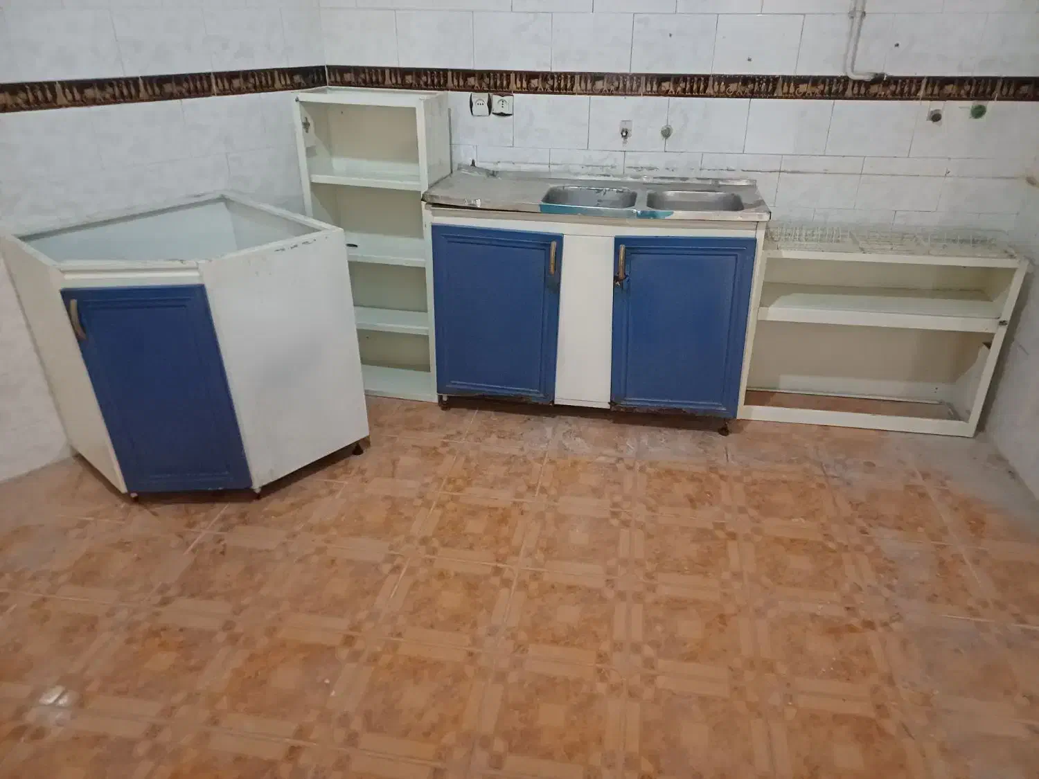 ۴ متر کابینت مخصوص باغ|مصالح و تجهیزات ساختمان|مرودشت, فاز دوم شهرک فرهنگیان|دیوار