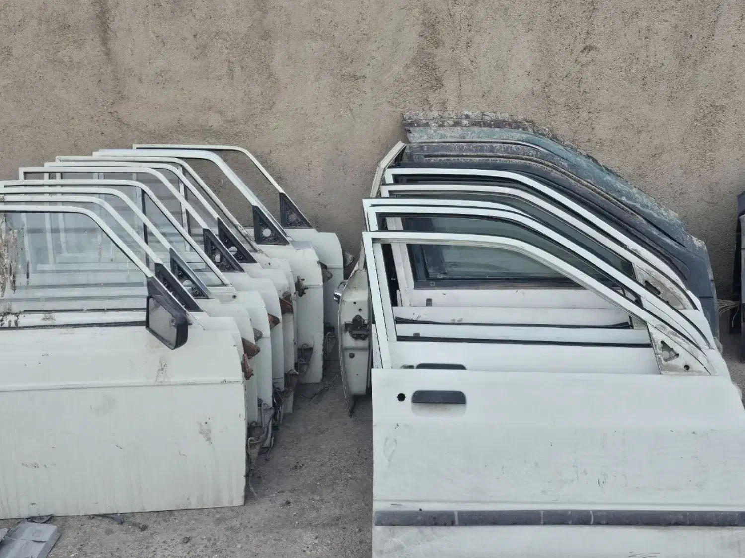 گلگیر ـ کاپوت ـ درب ـ صندوق ـ سپر ـ دیاق ( استوک )|قطعات یدکی و لوازم جانبی|قم, قلعه صدری|دیوار