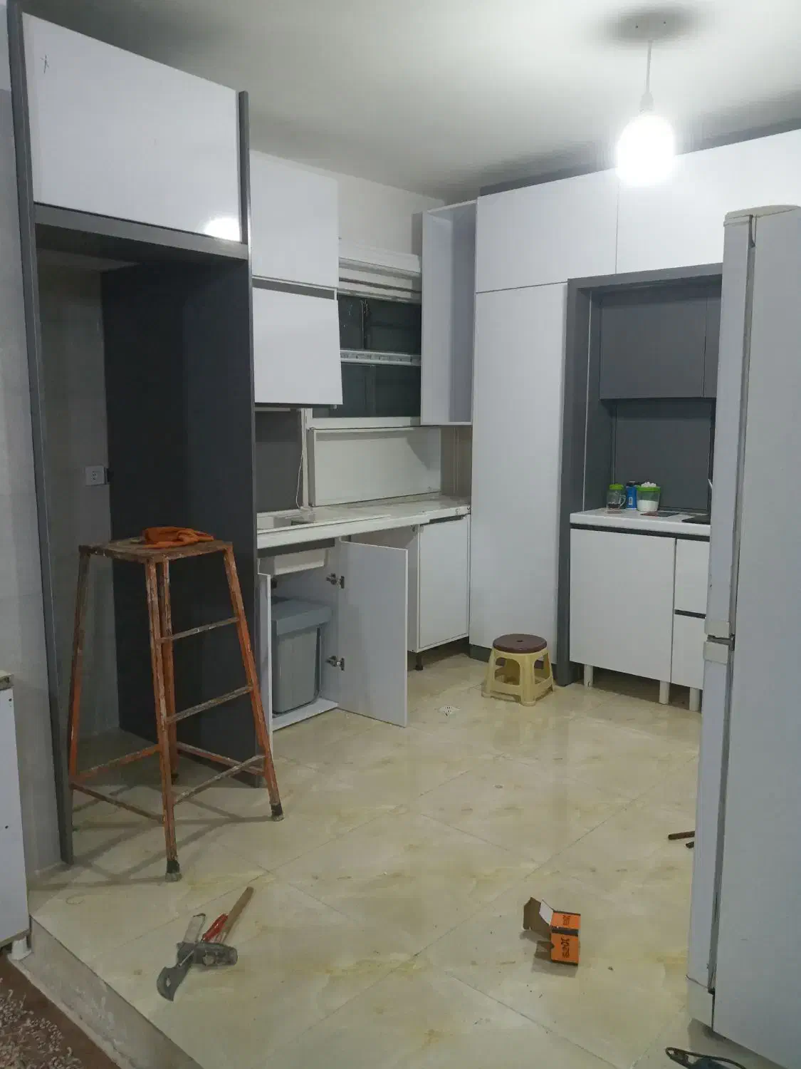 ساخت و تعمیر و نصب انواع کابینت و کمد|خدمات پیشه و مهارت|خرمآباد, |دیوار