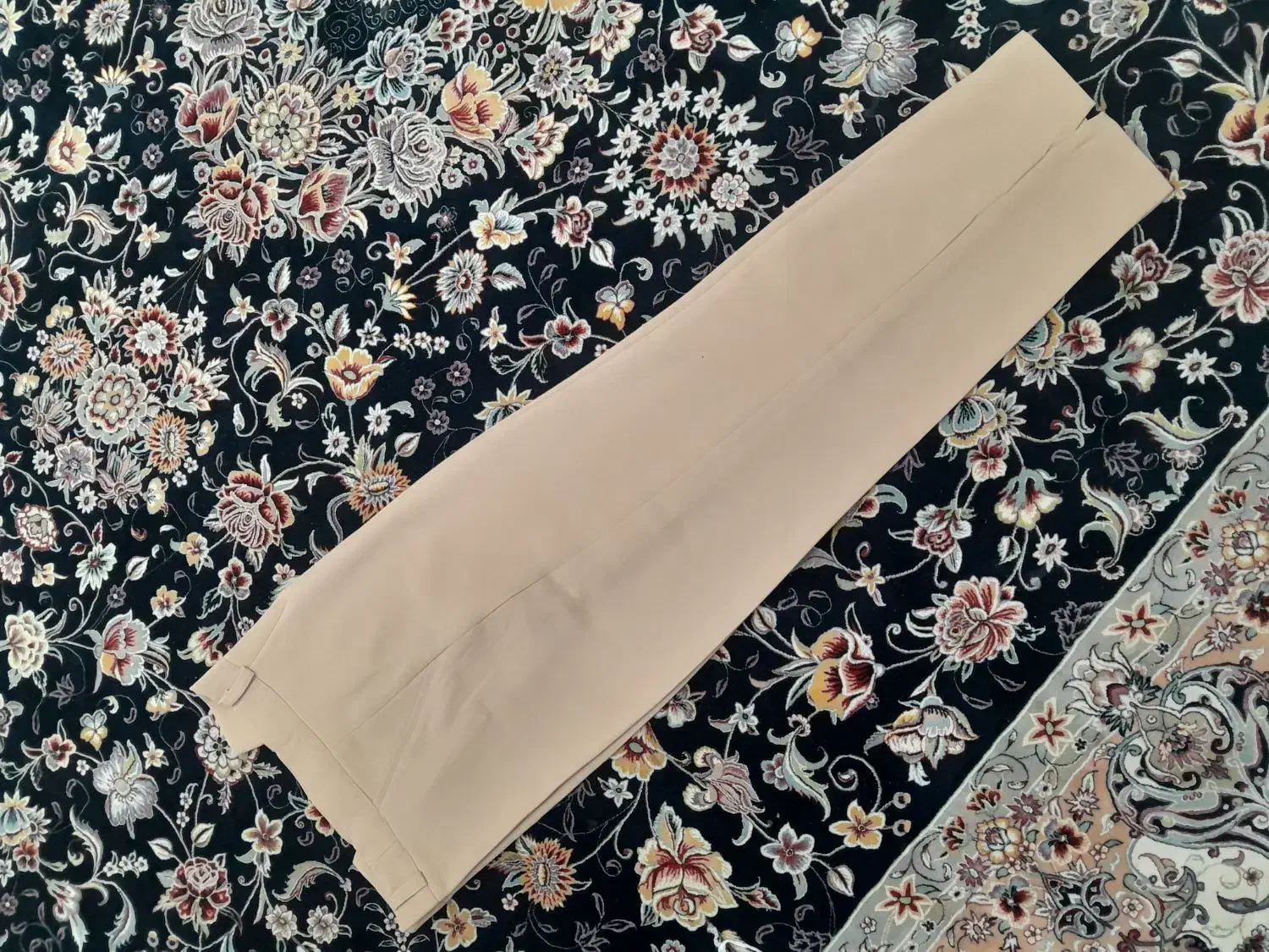 تعدادی شلوارلی پارچه ای و لی نو نو فقط ۳۰۰ هزار|لباس|قرچک, شهرک طلائیه|دیوار