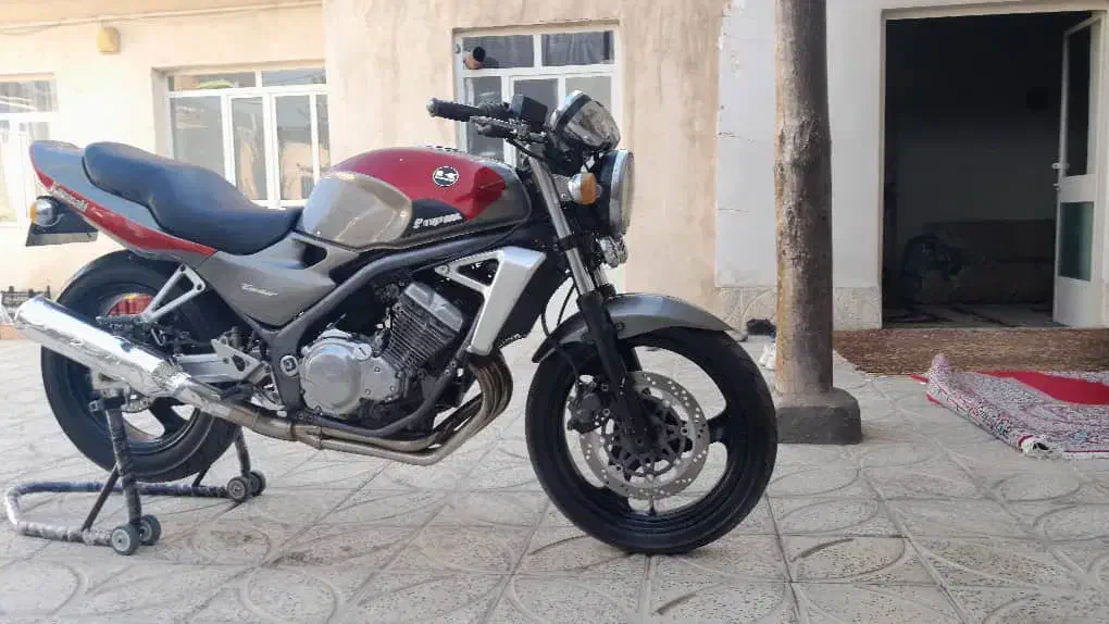 موتور کاوازاکی ۲۵۰|موتورسیکلت|قم, آزادگان|دیوار