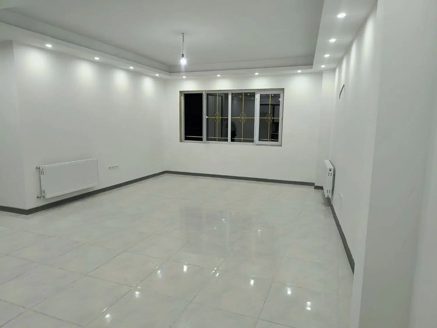 رهن واحد۹۸متری (کوچه حسینی پناه)|اجارهٔ آپارتمان|صومعهسرا, |دیوار