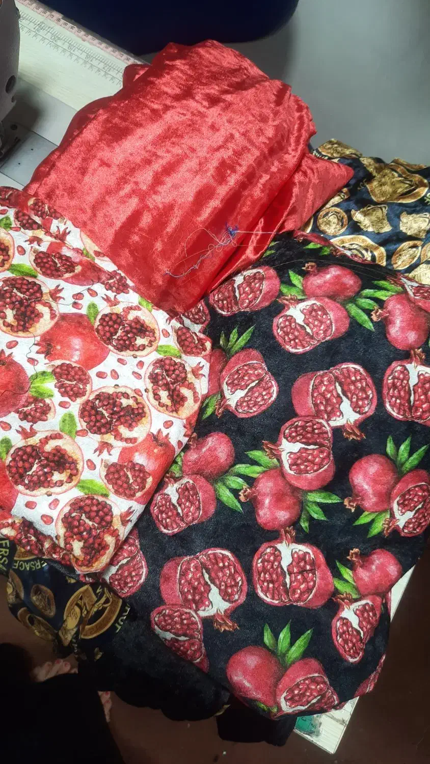 یلدایی|کفش و لباس بچه|دوگنبدان, |دیوار