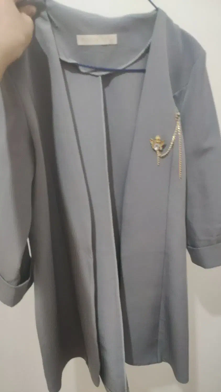 کت طوسی نونو|لباس|سبزوار, شرق کال جنوبی (شمس آبادی)|دیوار