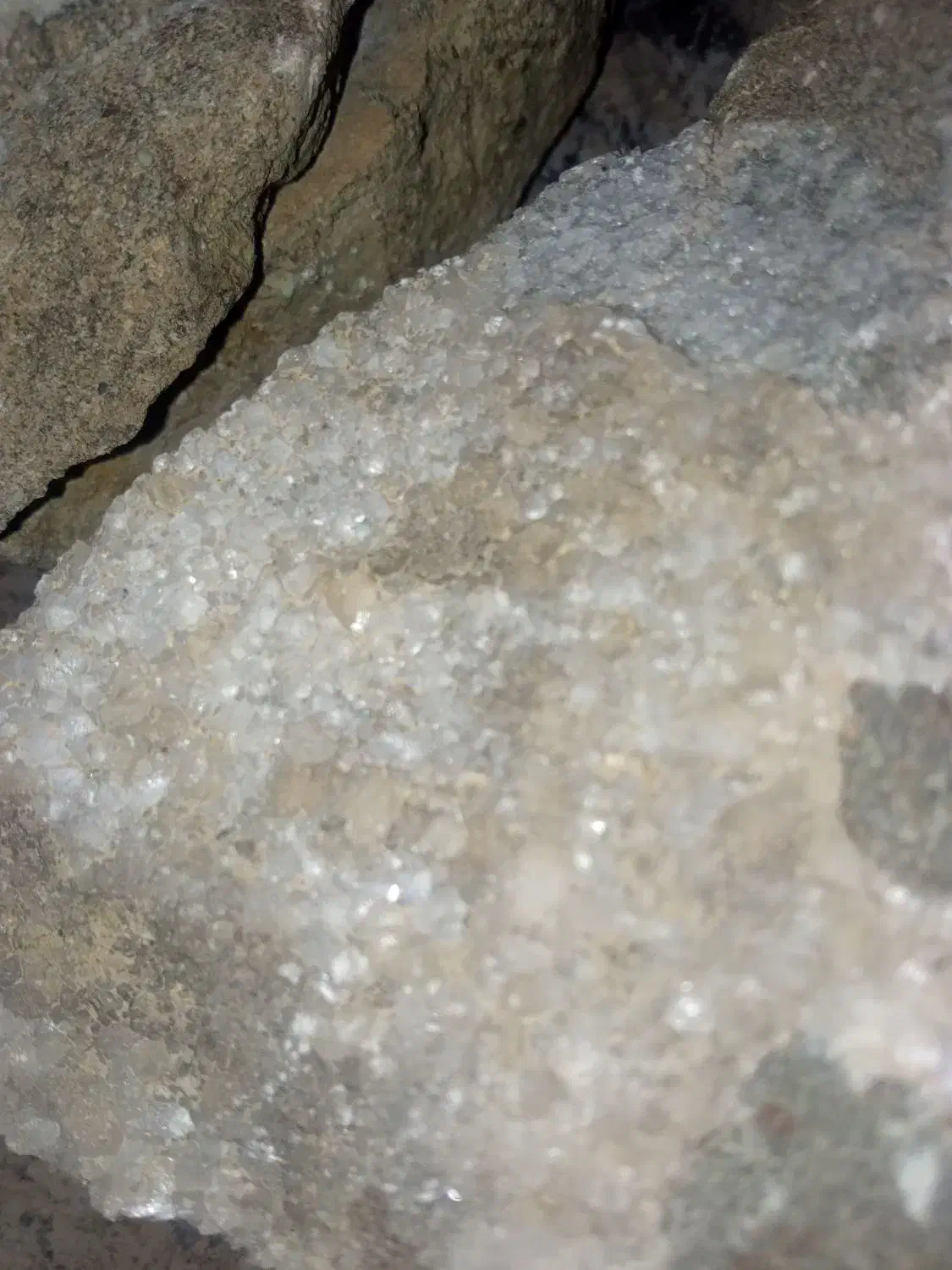 سنگ جواهرات|جواهرات|چگنی, |دیوار