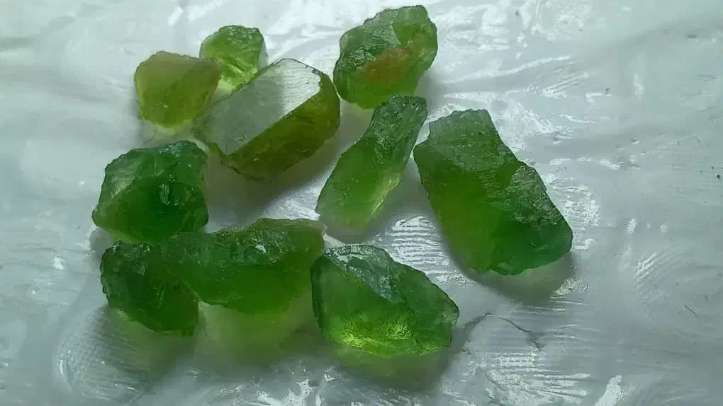 زبرجد پاکستان ۱۰۰ قیراط گرید A کریستال|جواهرات|اراک, |دیوار