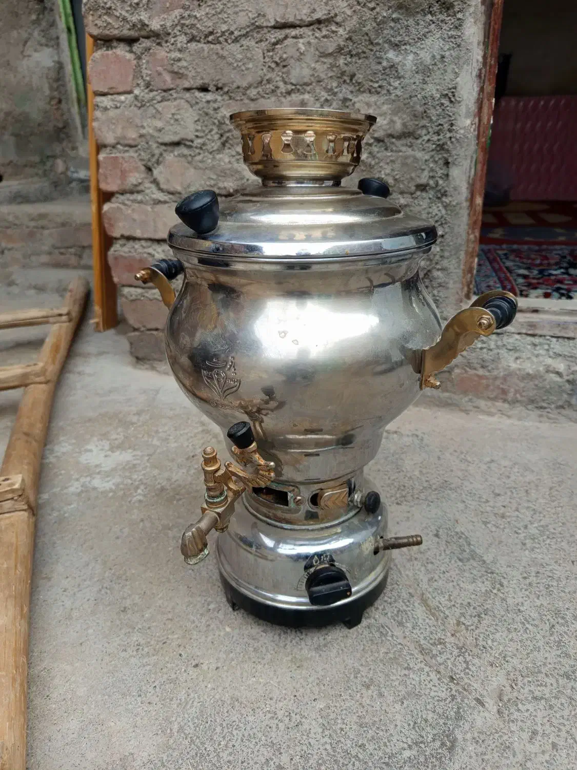 سماور برونز|سماور، چای‌ساز، قهوه‌ساز|کنگاور, |دیوار