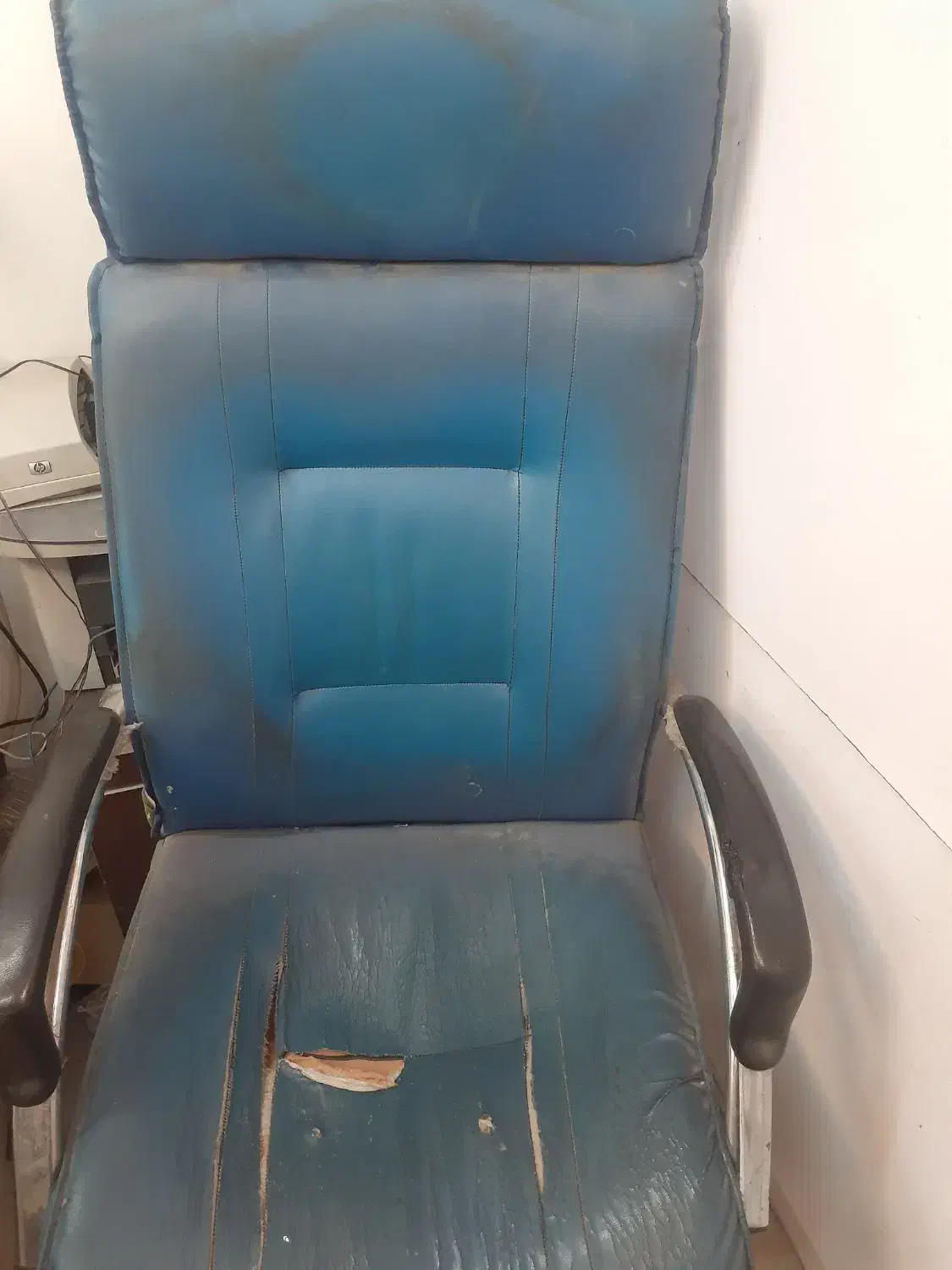 صندلی گردان|مبلمان اداری|ری, جوانمرد قصاب|دیوار