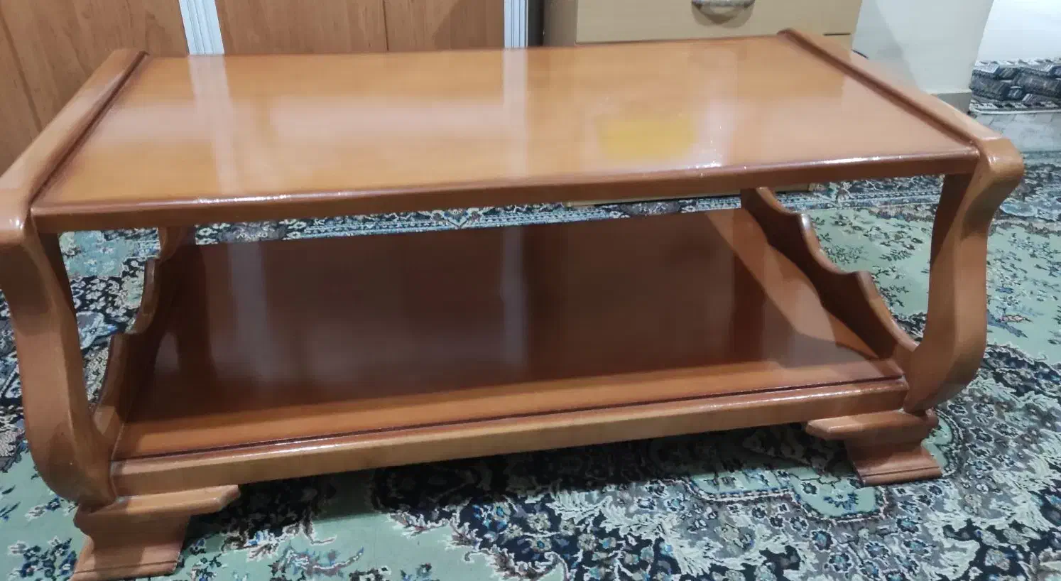 میز وسط مبل چوب گردو|مبلمان خانگی و میز عسلی|شیراز, اصلاحنژاد|دیوار