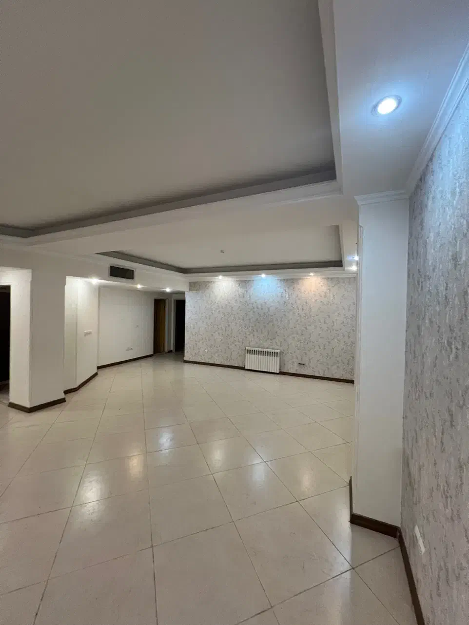 کوهک، خ سحر، ۱۳۰متر، دوخواب، پارکینگ انبار اسانسور