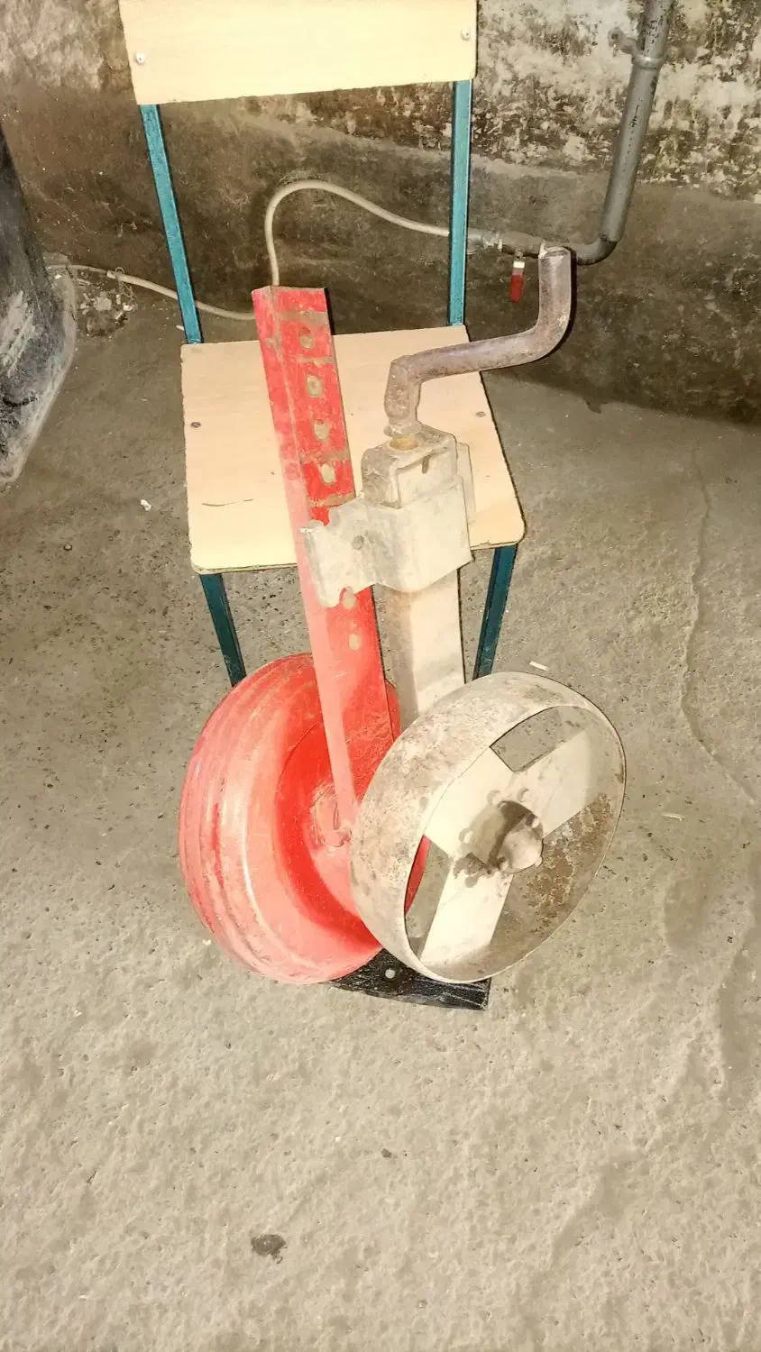 گاو آهن و ابزار آلات|ماشینآلات صنعتی|خوی, |دیوار