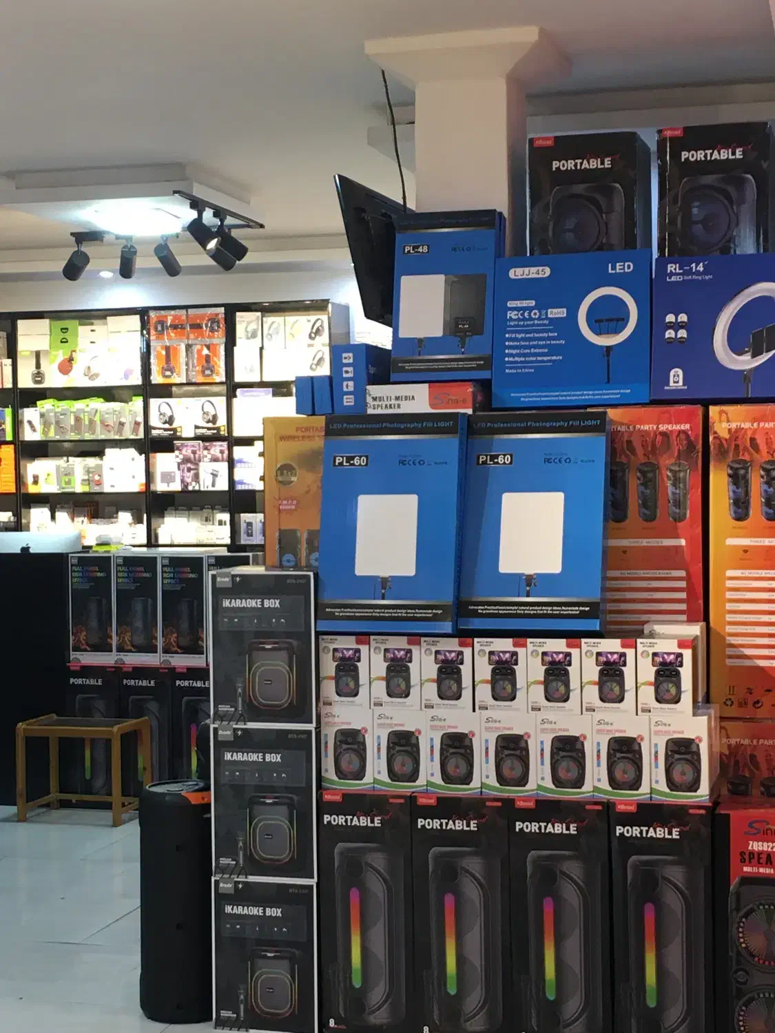 خرید و فروش گوشیهای کارکرده آیفون و اندروید سنتر|موبایل|رشت, خواهر امام|دیوار