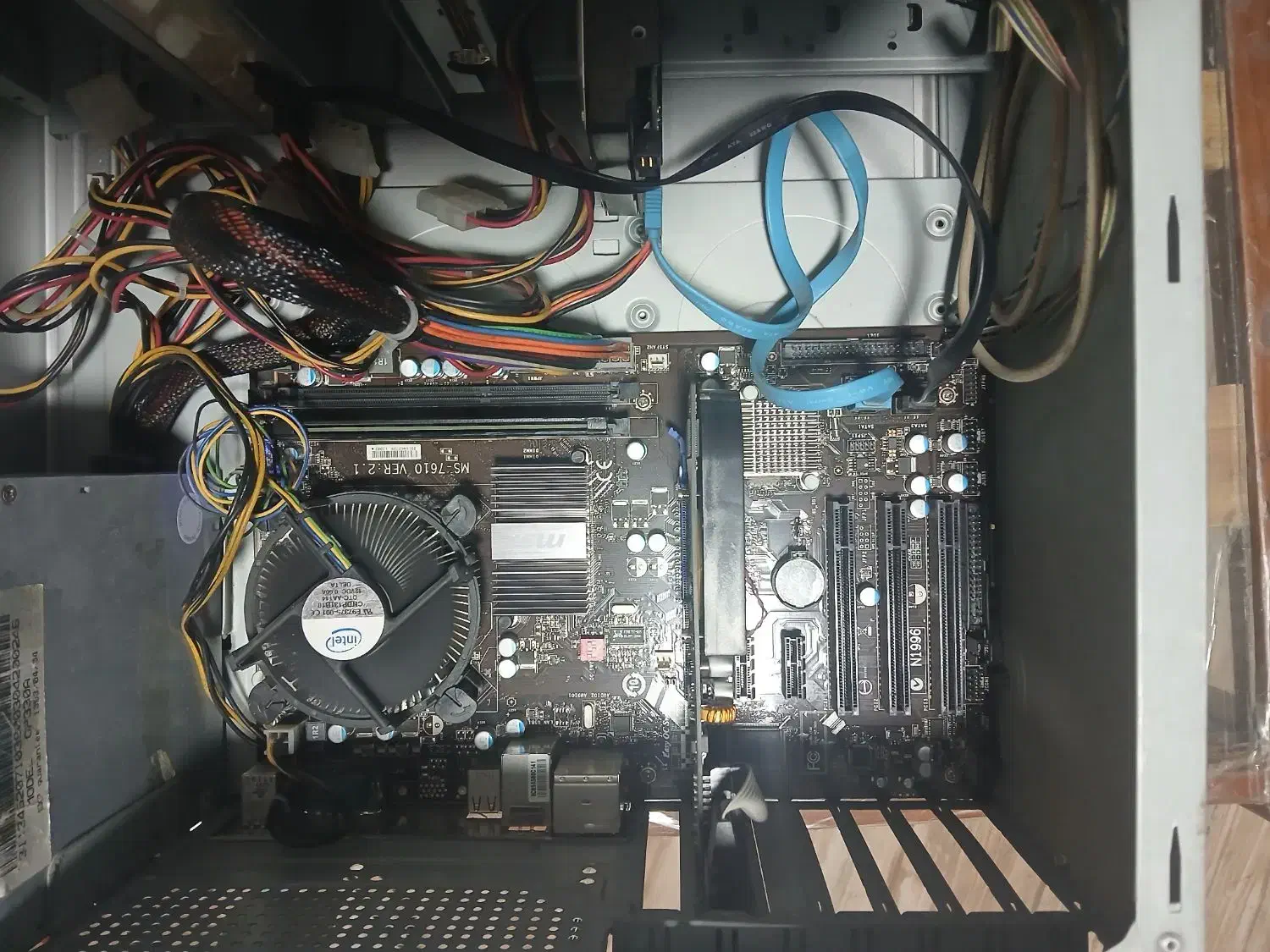 کامپیوتر رو میزی|رایانه رومیزی|اردبیل, |دیوار