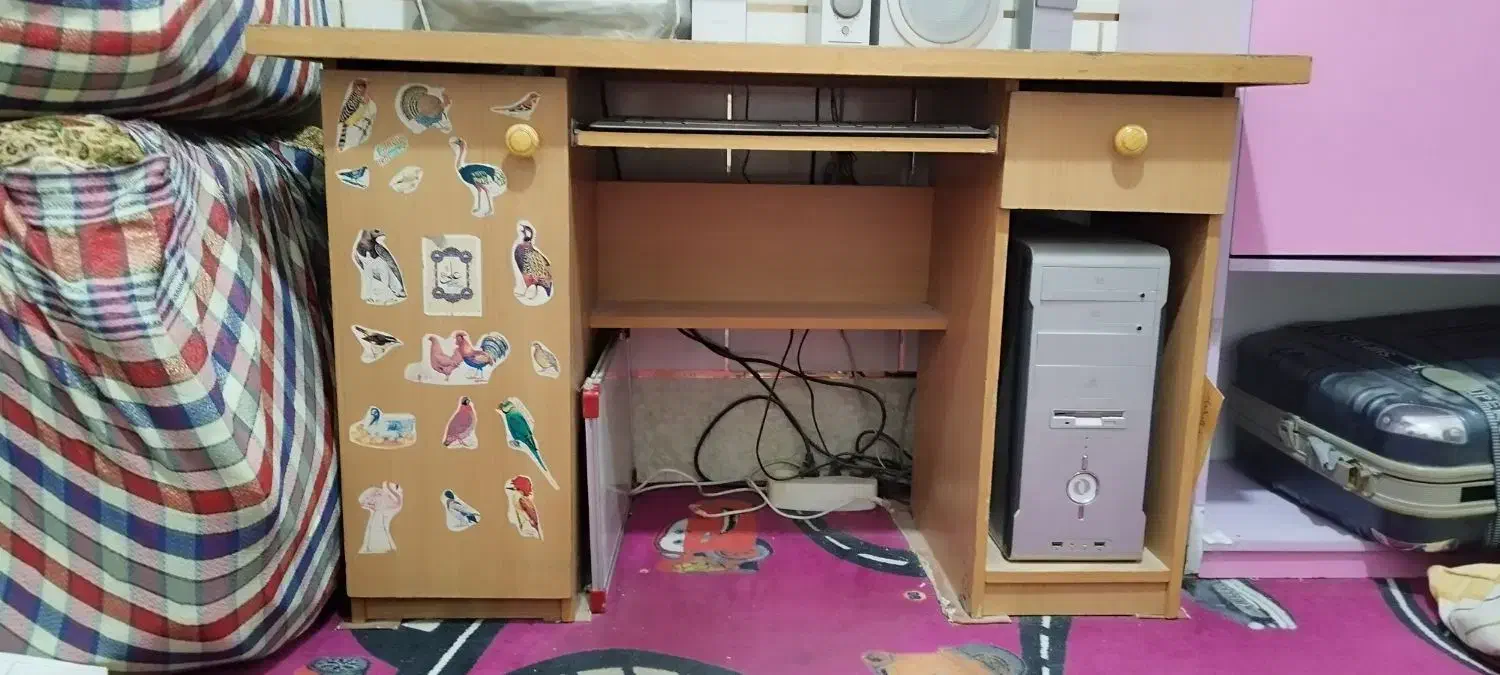 میز کامپیوتر به فروش می‌رسد|میز تحریر و کامپیوتر|زاهدان, |دیوار