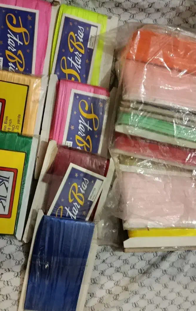 تعدادی ربان|لوازم خیاطی و بافتنی|قم, ولیعصر|دیوار