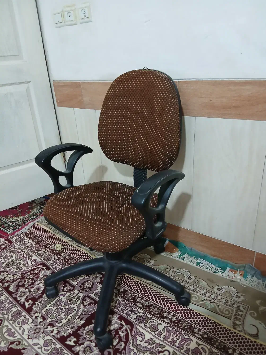 صندلی|مبلمان اداری|قم, شهر قائم|دیوار