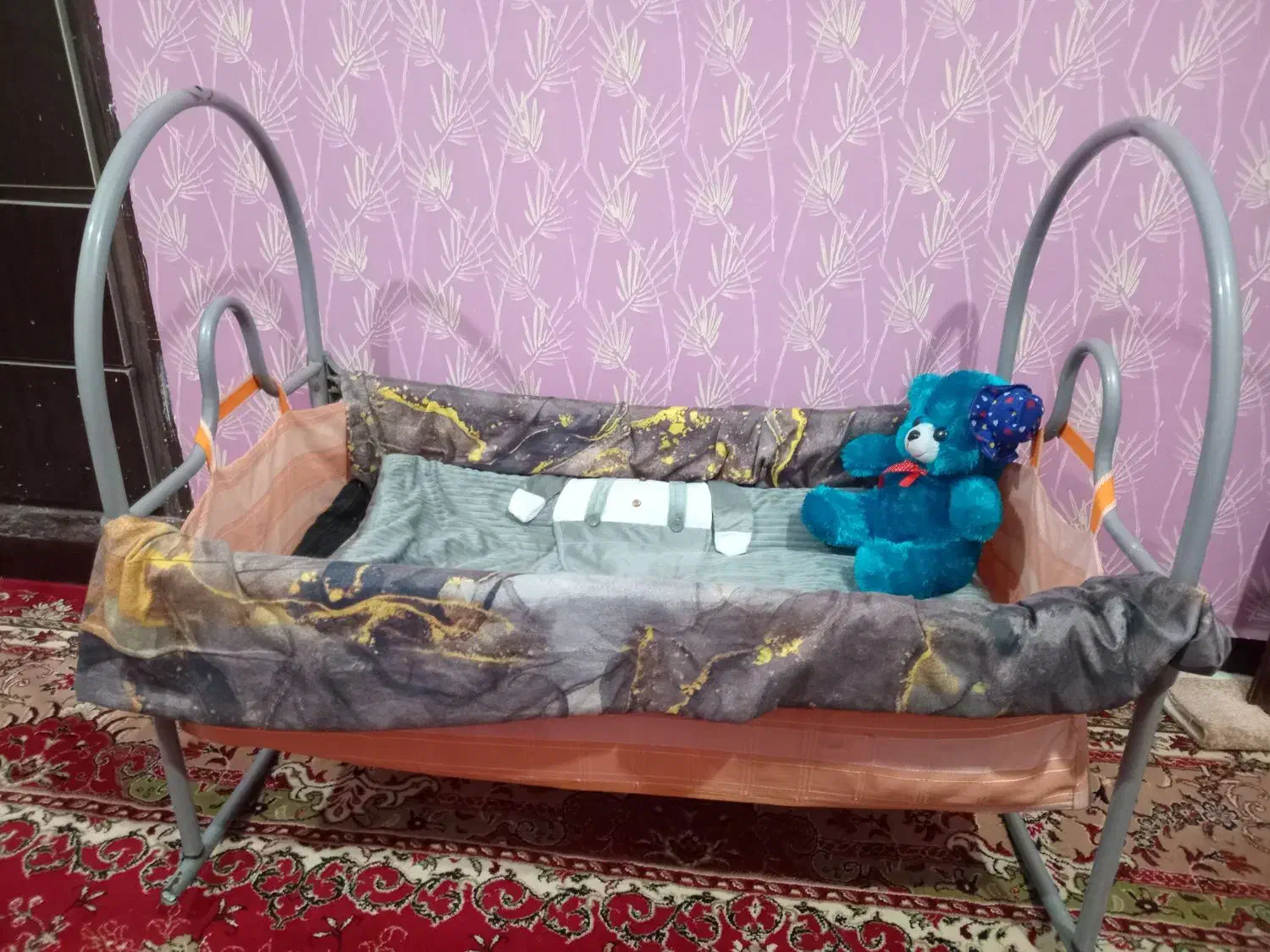 گهواره سالم وی دست لباس ی تیکه سایزصفر|اسباب و اثاث بچه|اهواز, پردیس|دیوار