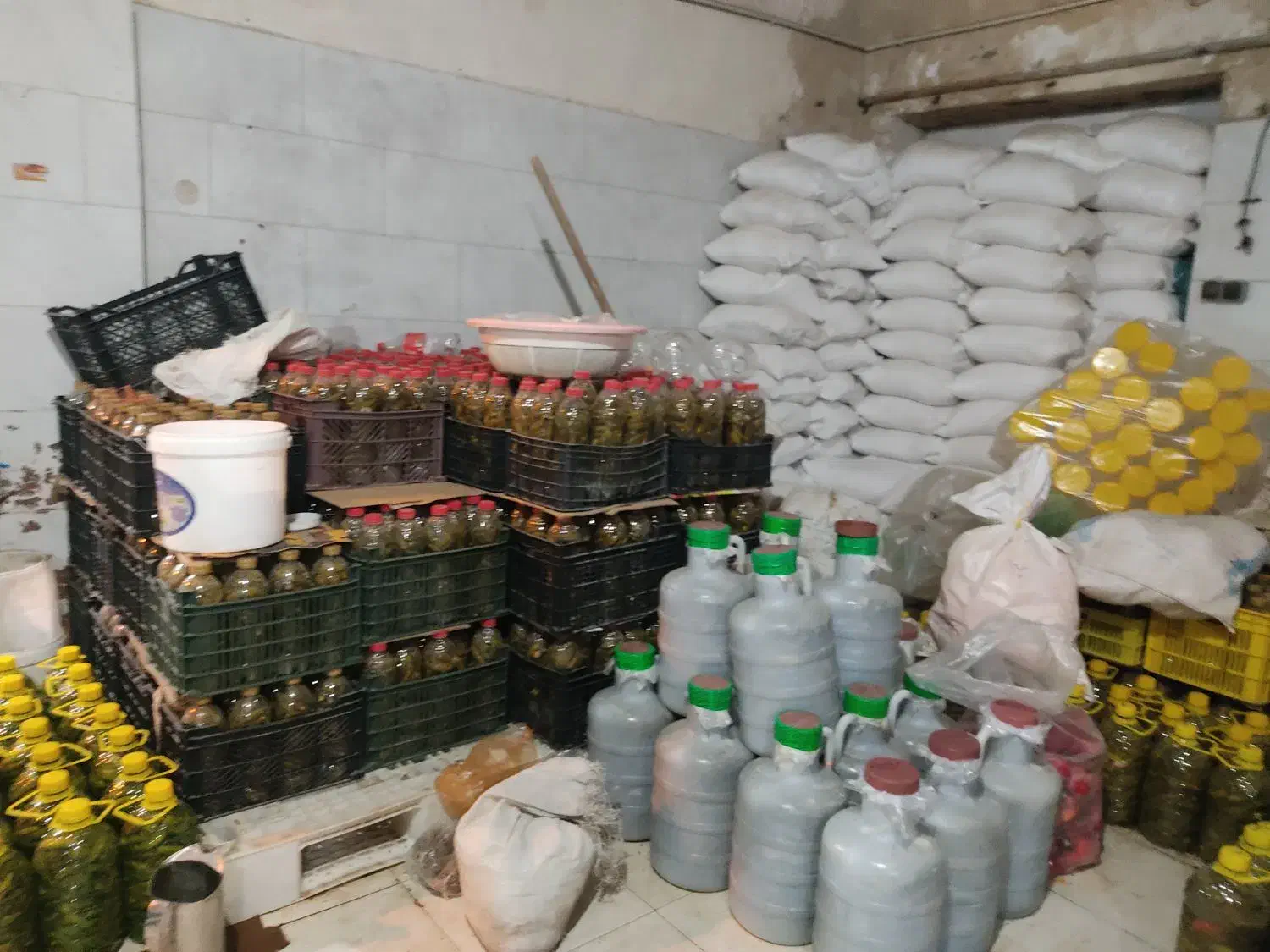 خیارشور. ترشیجات|خوردنی و آشامیدنی|بهار, |دیوار