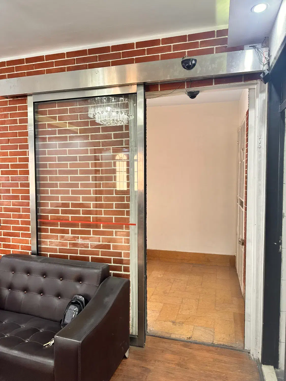 درب شیشه ای برقی|دفتر کار|تهران, شهرک آزمایش|دیوار