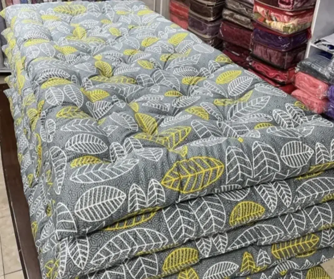 تشک|رختخواب، بالش، پتو|مارگون, |دیوار