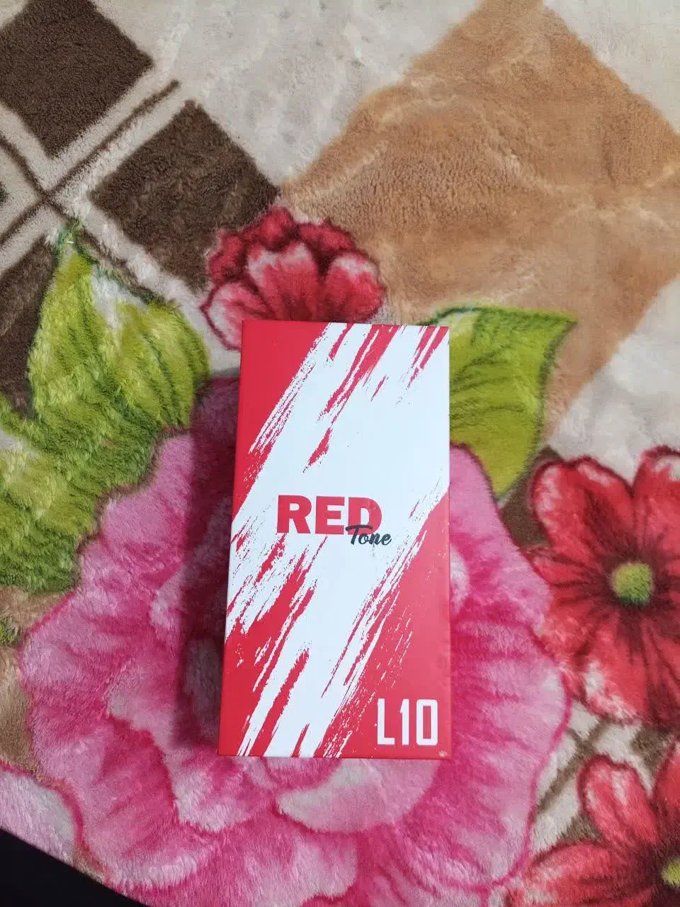 ردتون L10 کارتون سفید و قرمز رنگ|موبایل|یزد, |دیوار