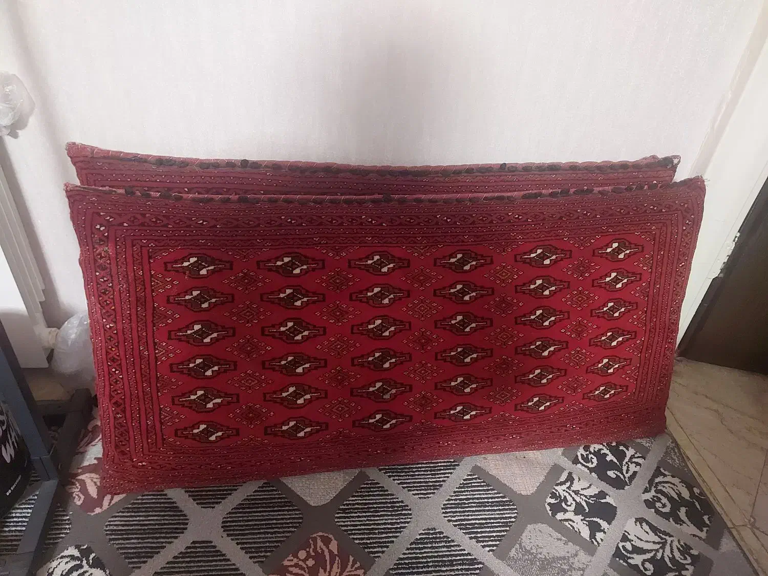 پشتی|پشتی|تهران, مرزداران|دیوار