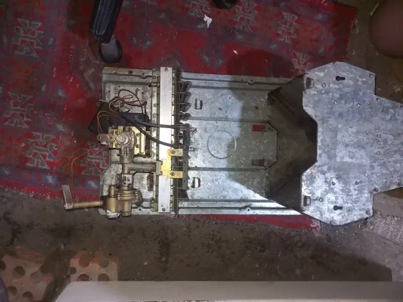 آبگرم کن بدون داغی . همینی که توعکس هست|آبگرمکن، پکیج، شوفاژ|تهران, حسنآباد|دیوار