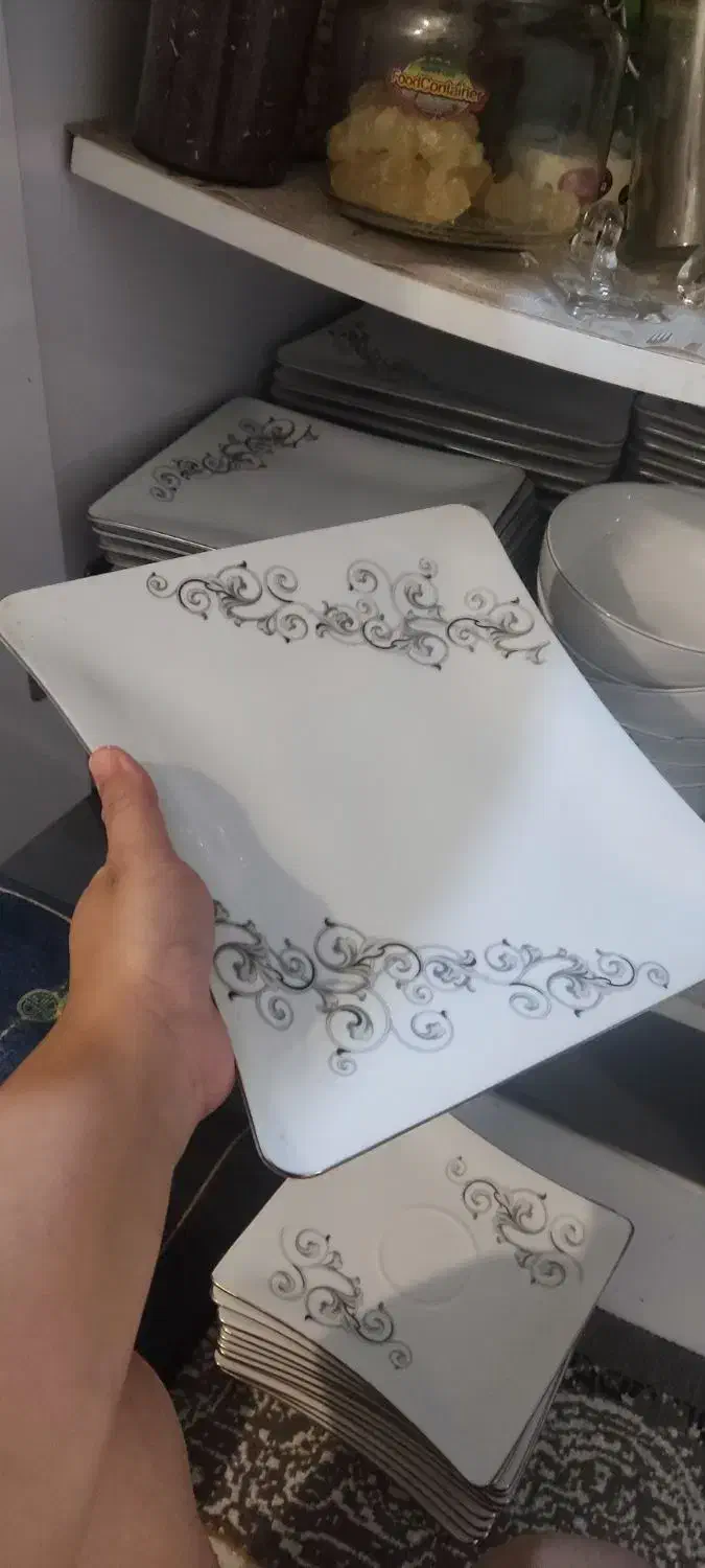 سرویس چینی ۱۲ نفره ۸۱ پارچه کاملا سالم|ظروف سرو و پذیرایی|گرمدره, |دیوار