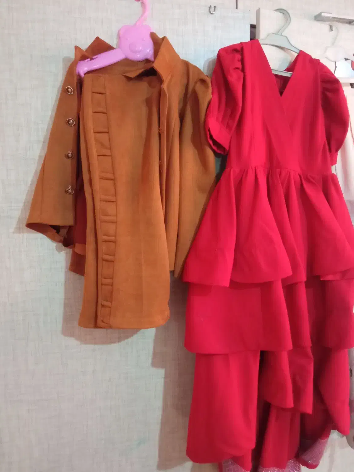 سالم در حد نو|لباس|تربت‌حیدریه, قائم|دیوار