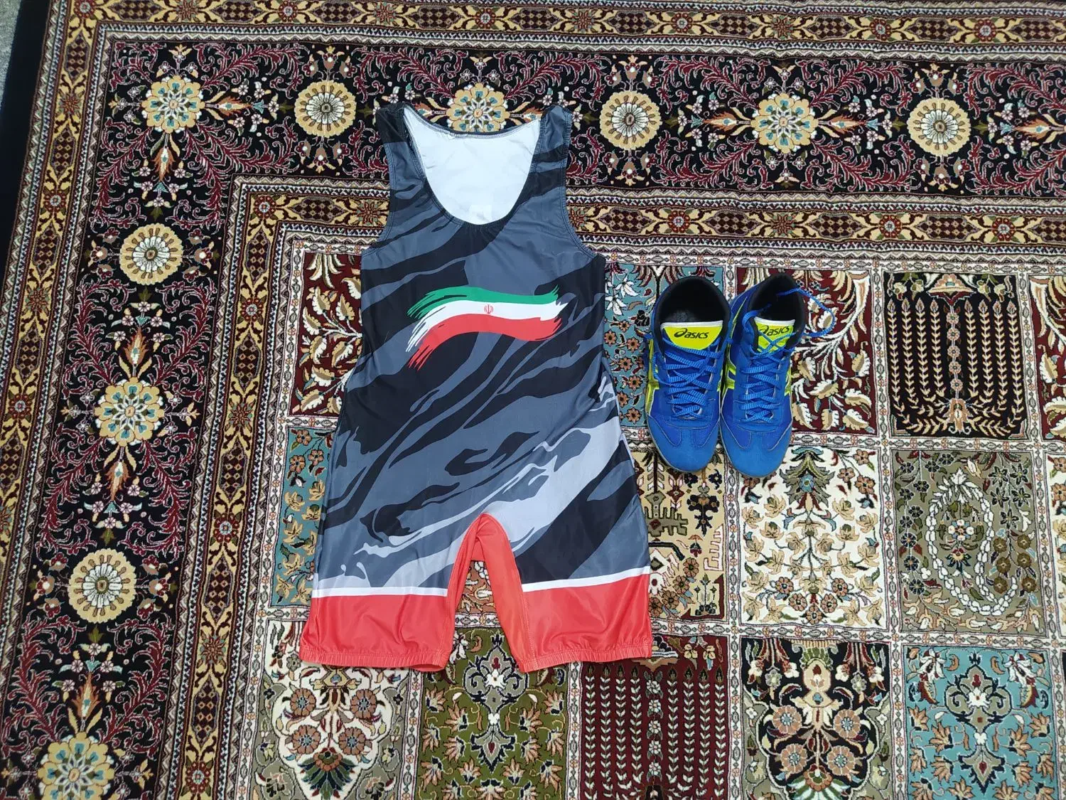 لباس و کفش کشتی|تجهیزات ورزشی|دوگنبدان, |دیوار