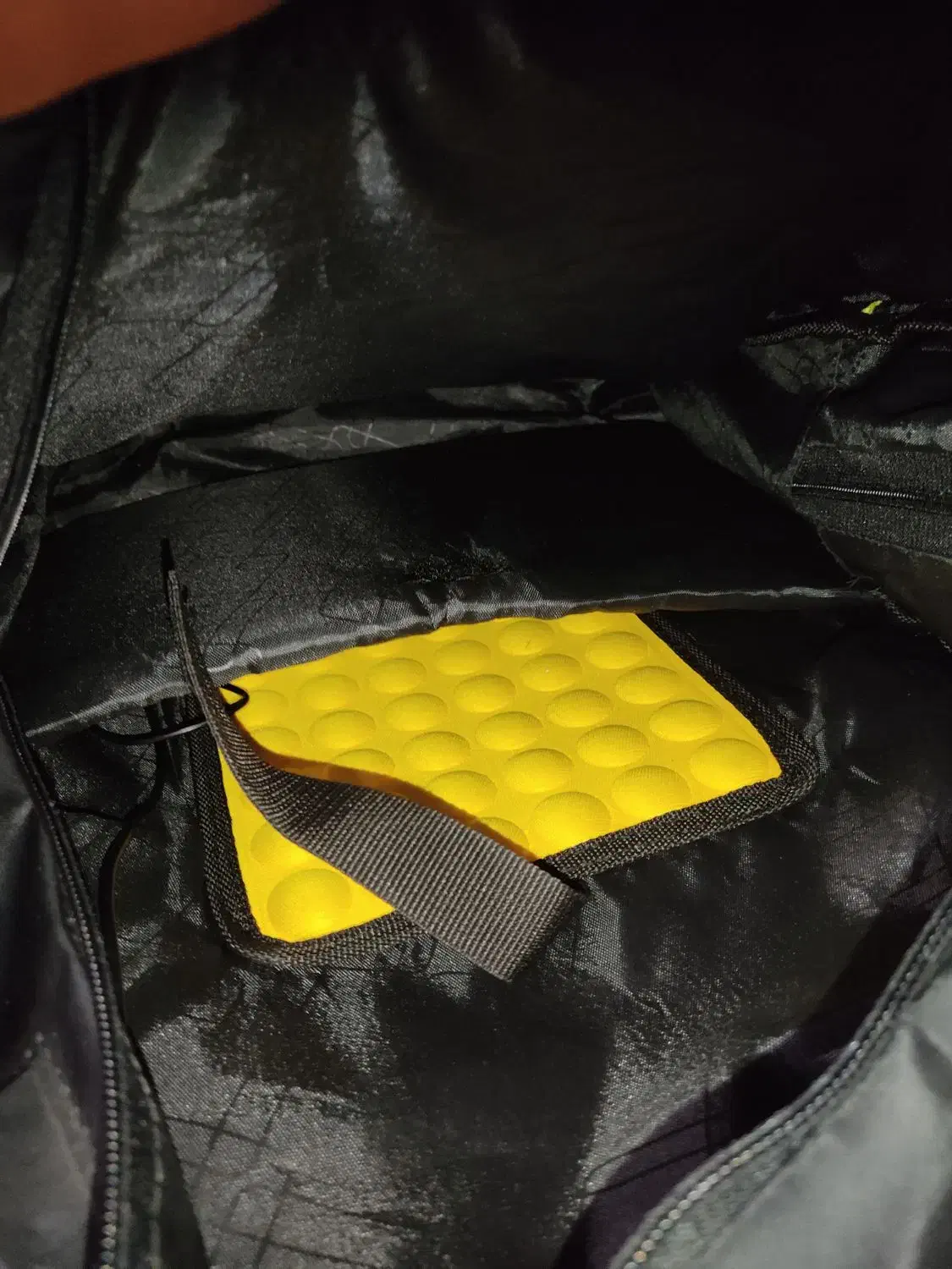 کوله پشتی Benetton|کیف، کفش، کمربند|یزد, |دیوار