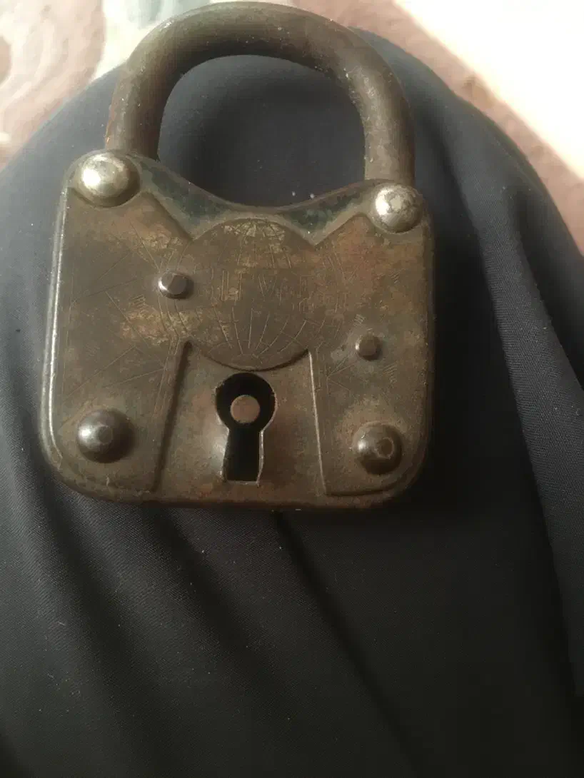 تعدادی اجناس آنتیک وعتیقه وکلکسیونی|کلکسیون اشیاء عتیقه|تهران, خواجه نظام الملک|دیوار