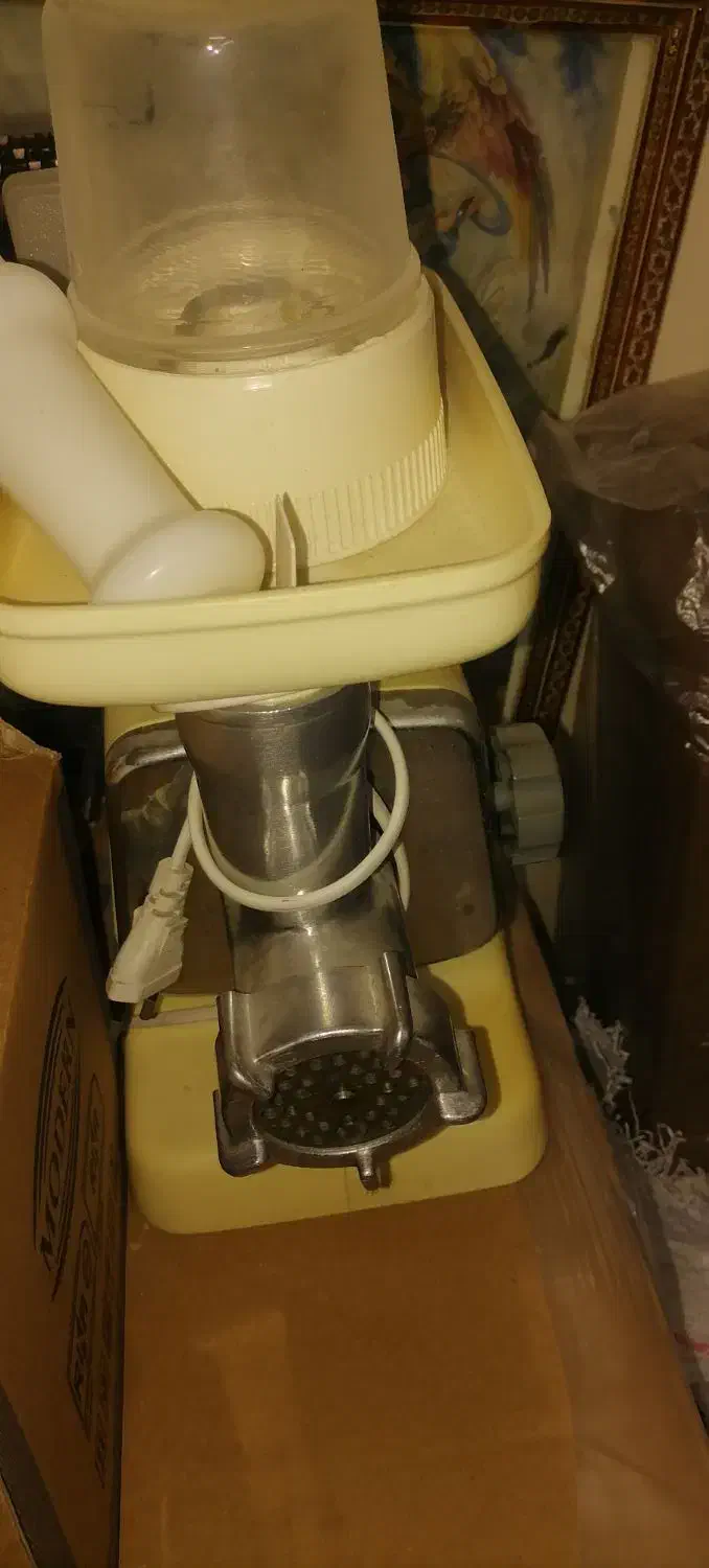 چرخ گوشت|خردکن، آسیاب، غذاساز|ابریشم, |دیوار