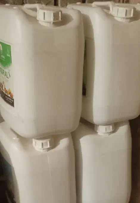 بیست لیتری|ظروف نگهدارنده، پلاستیکی، یک‌بارمصرف|سبزوار, طبرسی (جعفرآباد)|دیوار