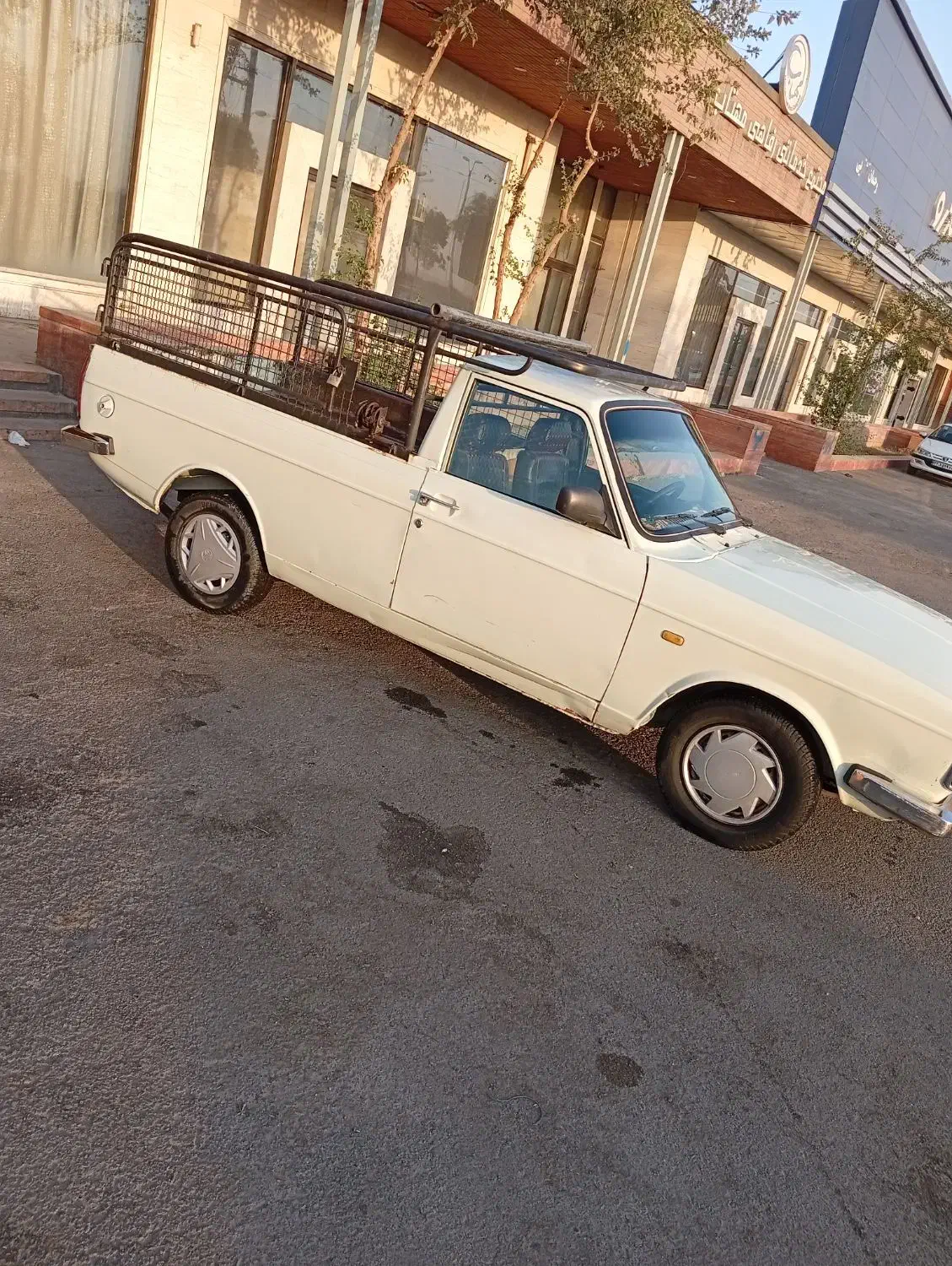 پیکان وانت|خودرو سواری و وانت|قلعه نو, |دیوار