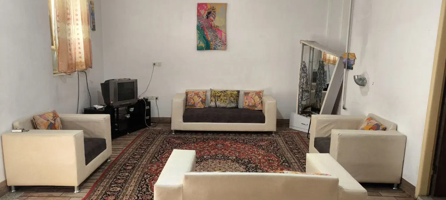 منزل مبله حیاط دار|اجارهٔ کوتاه‌مدت آپارتمان و سوئیت|شیراز, بازار|دیوار