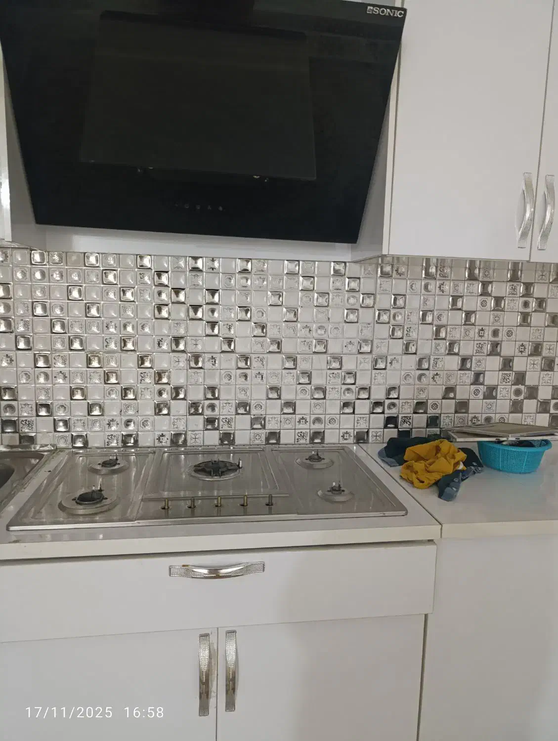 مقداری وسایل خونه فروشی هست|پشتی|میناب, |دیوار