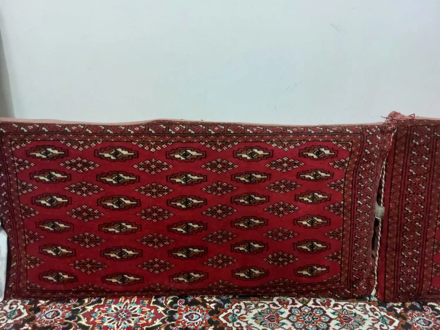 پشتی دست باف|پشتی|مشهد, حسابی جنوبی (شهرک غرب)|دیوار