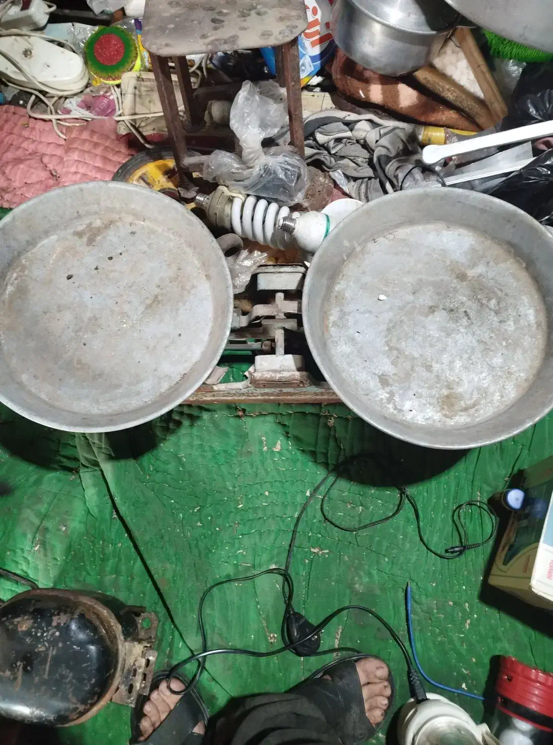 سلام یک عدد ترازوی قدیمی سنگی  با قیمت 1300|کلکسیون اشیاء عتیقه|دزفول, |دیوار