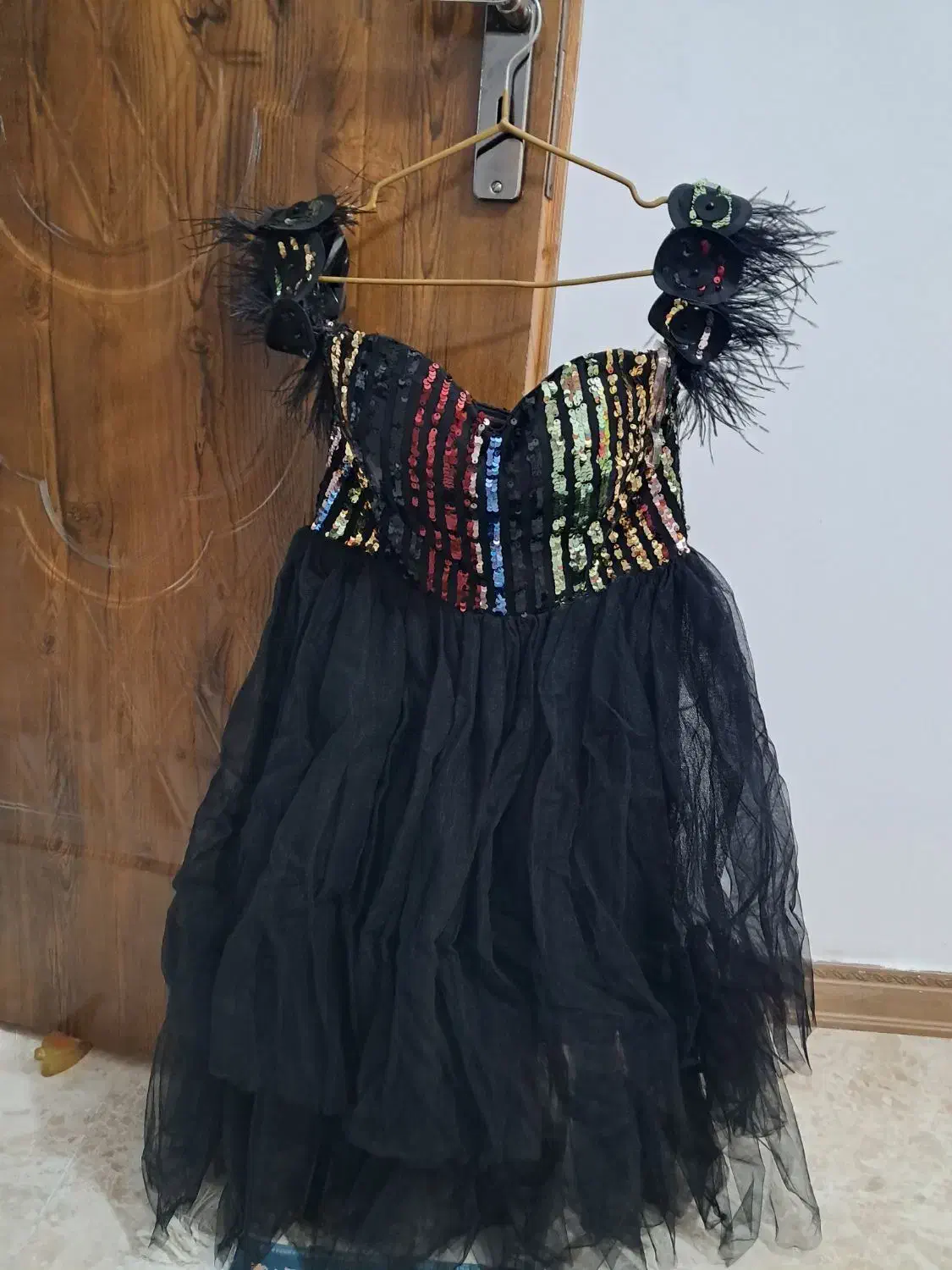 لباس مجلسی|لباس|پرند, فاز ۱|دیوار