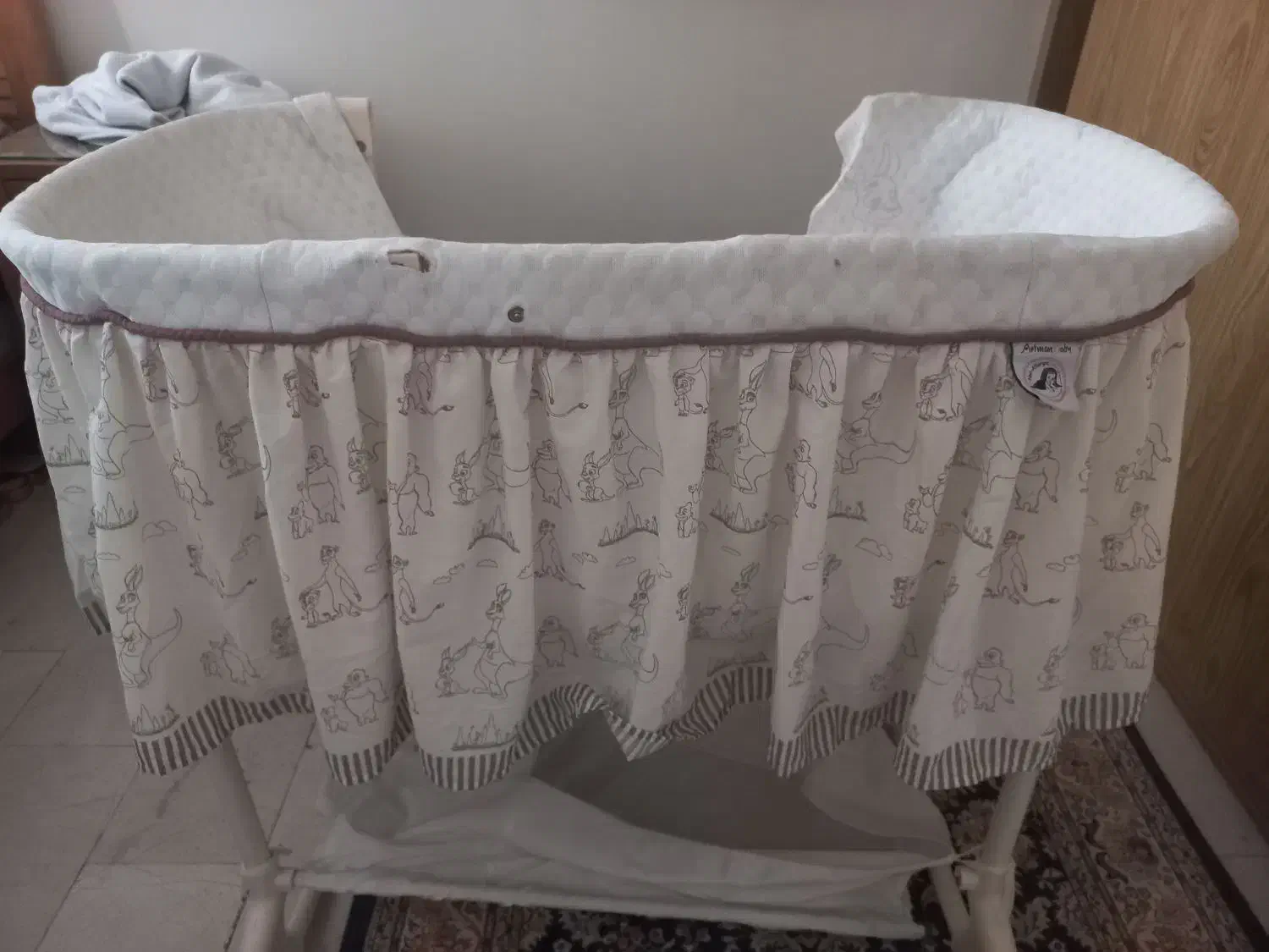 سیسمونی|تخت و صندلی بچه|نهاوند, |دیوار