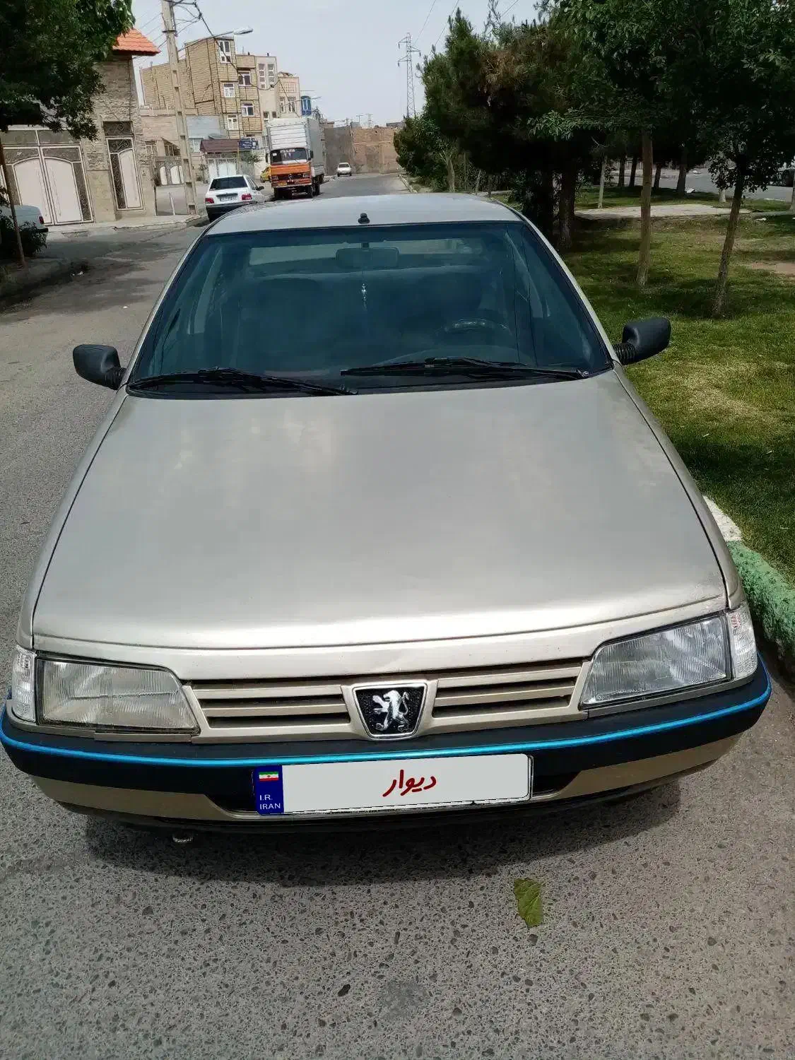 پژو405 مدل 84|خودرو سواری و وانت|قم, دروازه چوبی|دیوار