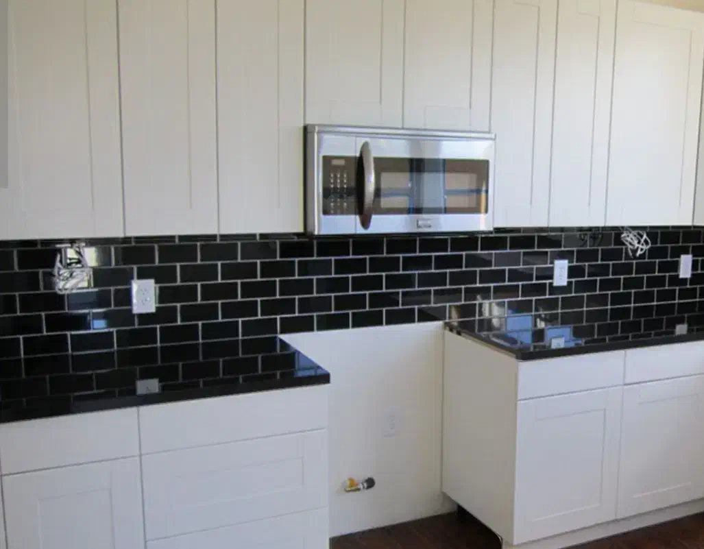 نصب تاپشیت و کاشی بین کابینت آجر و ترموال...|خدمات پیشه و مهارت|سنندج, |دیوار