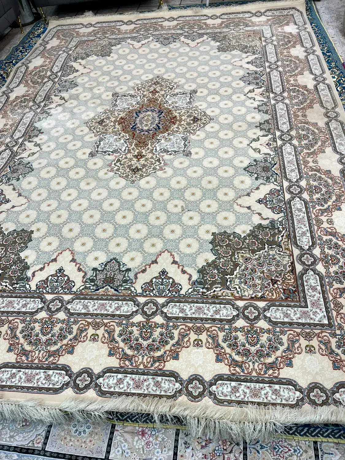 فرش ۹متر نو جدید برجسته۱۲۰۰شانه قیمت مفت|فرش|بیرجند, |دیوار