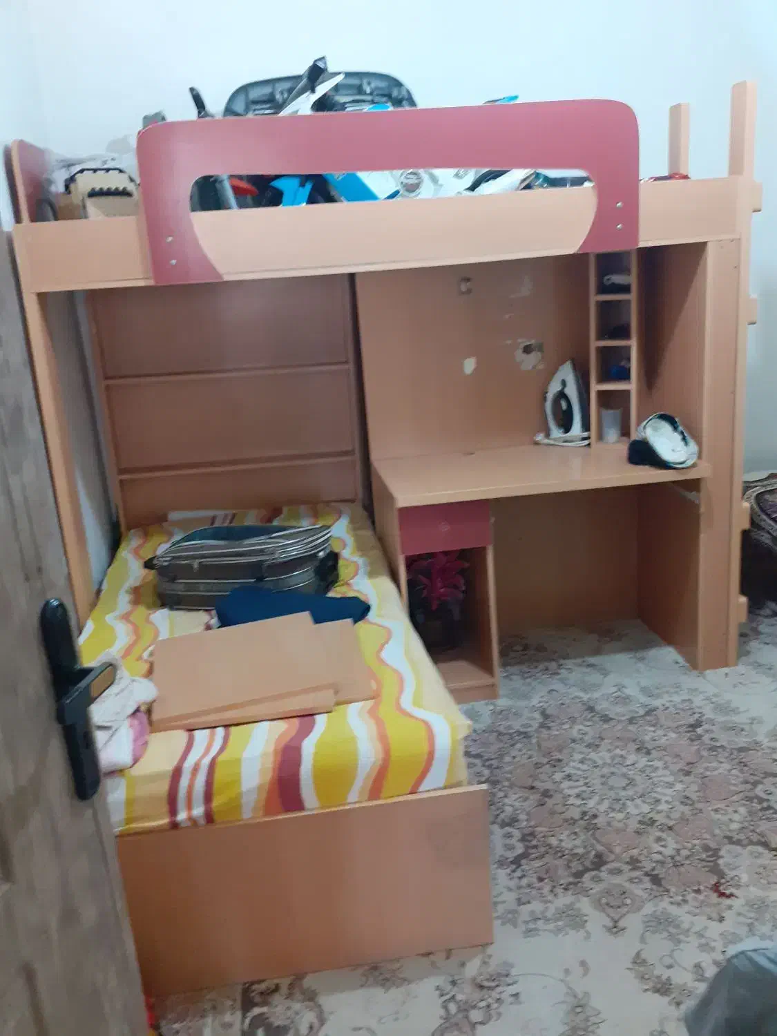 تخت|تخت و سرویس خواب|نظرآباد, نظرآباد|دیوار