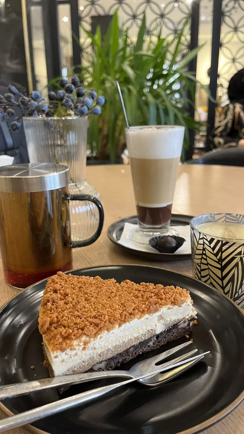 نیروی باریستا جهت باغ رستوران|استخدام خدمات فروشگاه و رستوران|کاشان, مصلی|دیوار