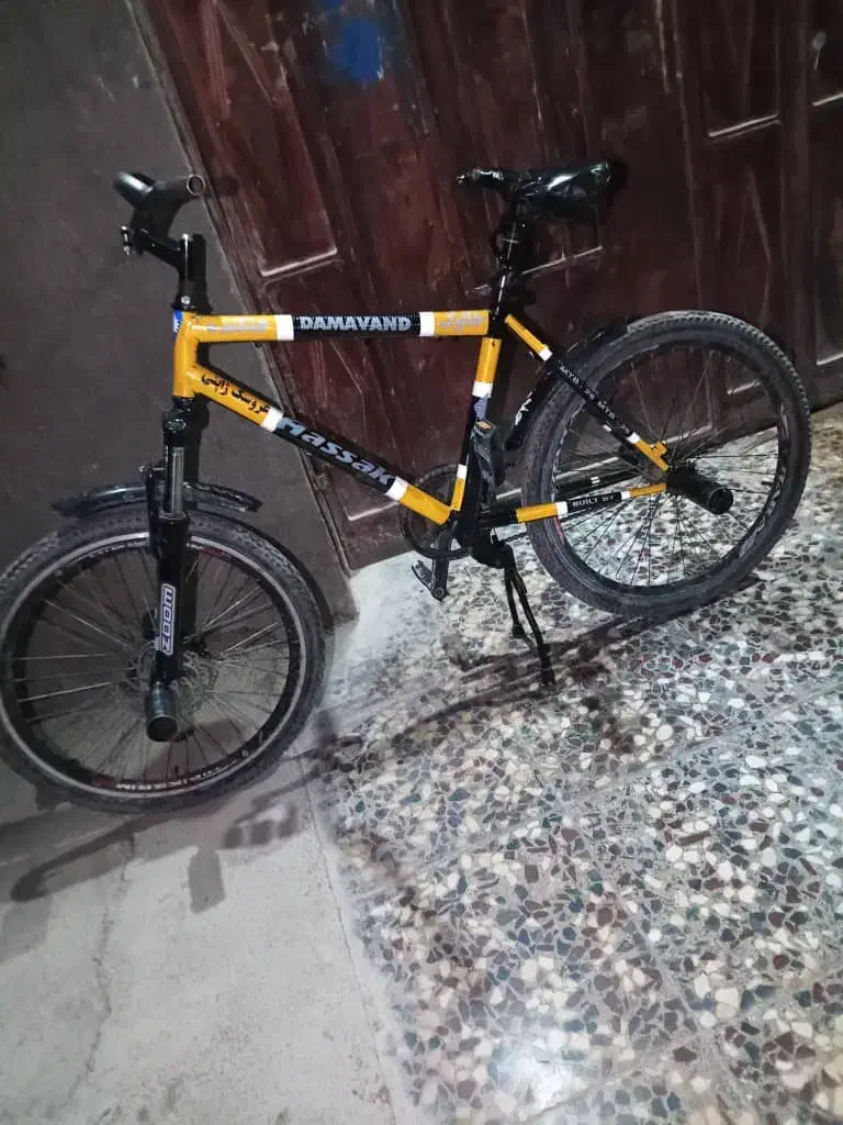 دوچرخه|دوچرخه، اسکیت، اسکوتر|خاش, |دیوار