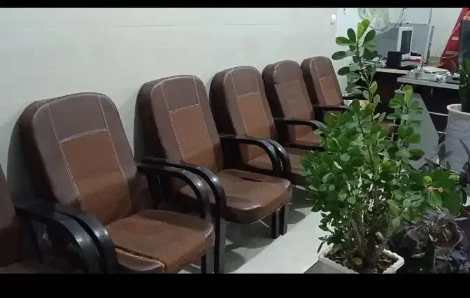 صندلی و میز بنگاه|دفتر کار|الیگودرز, |دیوار